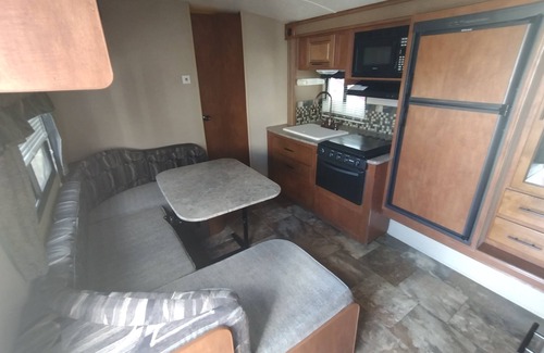 Pikeville House | Charming Mountain Camper with Pool and Spa Amenities