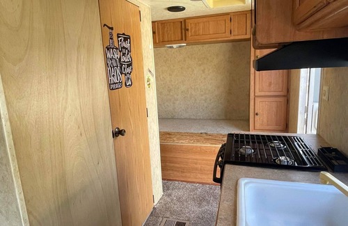 Old Seminole Heights House | Comfortable Camper Stay Near Busch Gardens & Pet Friendly!