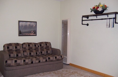 Otto RV Rental | Cozy Campground Cabin Cottage with WiFi and AC in charming Greybull