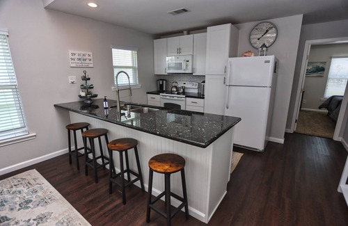 Galveston House | Cozy Canal home 2 minutes from the Beach and fishing in the backyard.