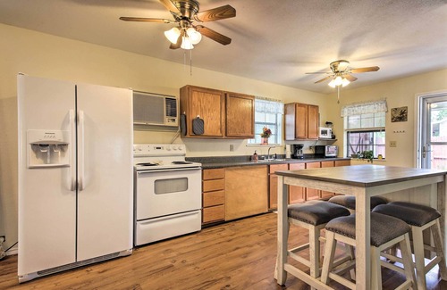 Canyon Lake Apartment | Inviting Canyon Lake Cottage: Steps from Guadalupe River!