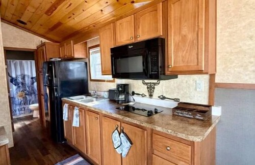 Sandwich Cabin | Cozy Cape Cod Cabin Pond, Pool & Pet-Friendly