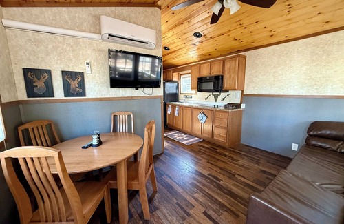 Sandwich Cabin | Cozy Cape Cod Cabin Pond, Pool & Pet-Friendly