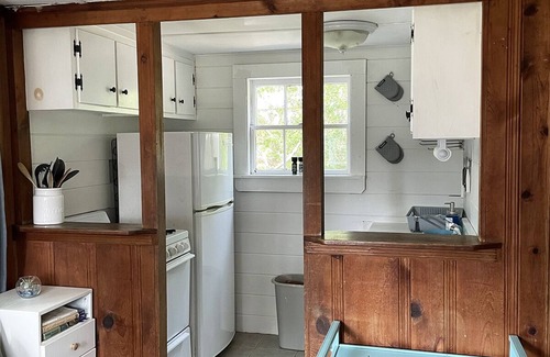 North Eastham Cottage | Inviting Cape Cottage with Beach Access & Pool Amenities