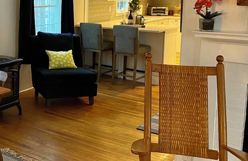 Peterborough House | Cozy Cape. Guest favorite. 2-bedroom house close to downtown Peterborough, NH