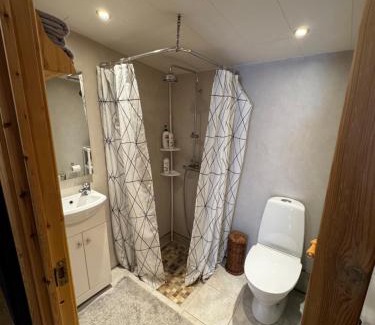 Vestmannaeyjar Other | Pet-Friendly Cozy Caravan with Hot Tub & 10/10 Guest Rating