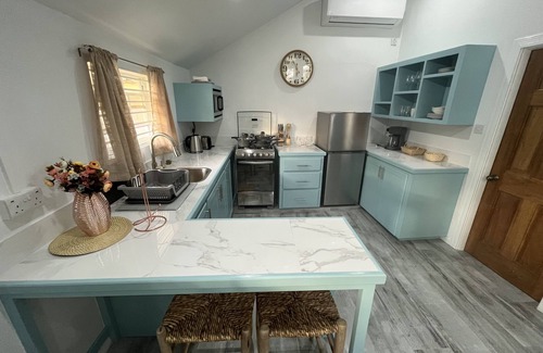 Rodney Bay Cottage | Charming Caribbean Cottage Steps from the Oceanfront