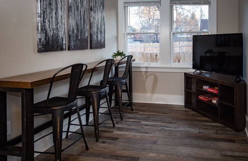 Greeley House | Charming Carriage House Near UNC with Free Bikes Included
