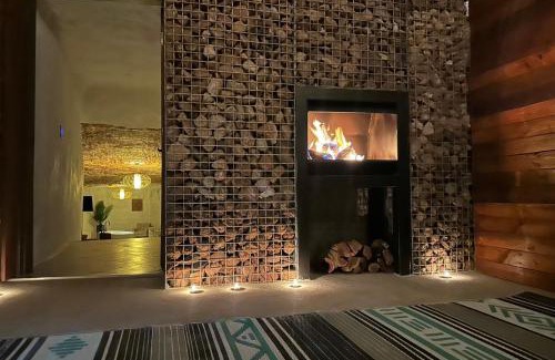 Coober Pedy Apartment | Pet-Friendly Retreat: Cozy Cave Coober Pedy, Rated 9.9/10