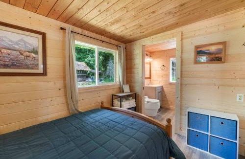 Ashford House | Inviting Cedar Cabin Near Mt. Rainier with Family Amenities