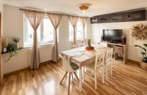 Memmingen Apartment | Cozy Central 3 Zimmer Apartment für bis zu 8 Gäste