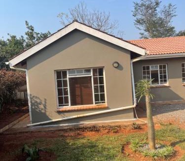 Hhohho House | Inviting Central Ezulwini with Family-Friendly Amenities