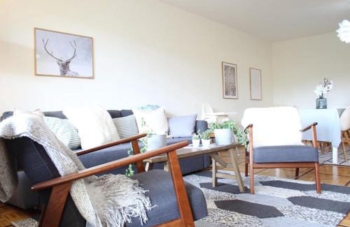 Lens Apartment | Charming Haven | Rainbow A - Guest Rated 10/10, Pet Friendly
