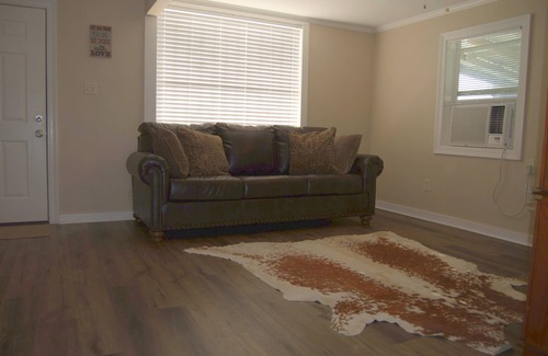 Bayou Cane House | Cozy 1-Bedroom House in Houma: Pet-Friendly & Family-Ready