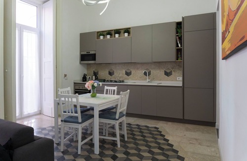 Historical Center Apartment | Family-Friendly Apartment in Central Location, 7 Min Walk to Metro