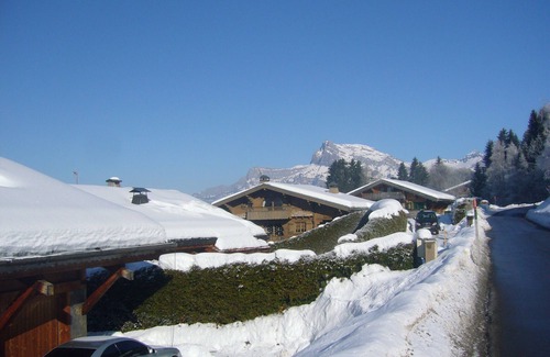 Demi-Quartier Ski Chalet | Inviting Chalet "Bois-Prin" with Sauna & Spa in Megève