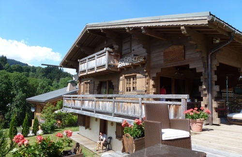 Demi-Quartier Ski Chalet | Inviting Chalet "Bois-Prin" with Sauna & Spa in Megève