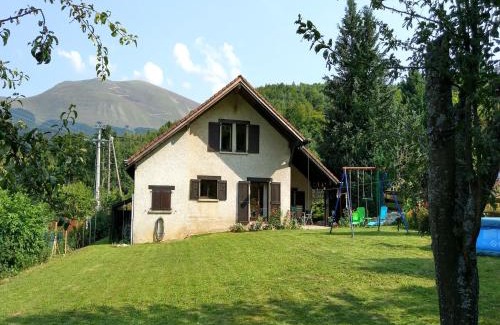 Saint-Jean-de-Vaulx Ski Chalet | Cozy Chalet with Breathtaking Mountain Views for Families