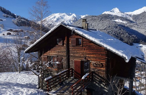 Beaufort Ski Chalet | Ideal Chalet Arêches-Beaufort with Spa & Kitchen Amenities