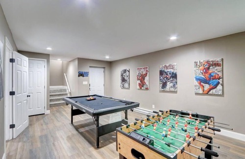 East Stroudsburg House | Inviting Chalet with Game Room and Fireplace, 10/10 Rated