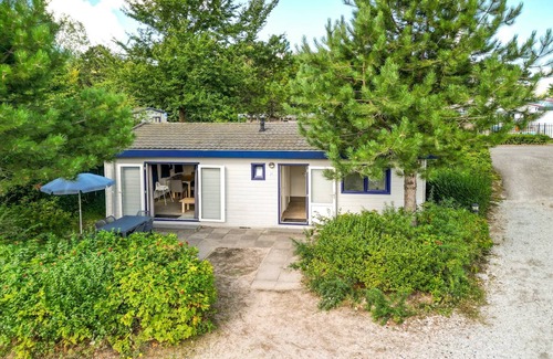 Egmond aan Zee Ski Chalet | Inviting Chalet Near Dunes in Egmond aan Zee