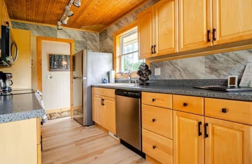 Williamsburg Cabin | Tranquil Chalet with Ocean View in Northern Michigan
