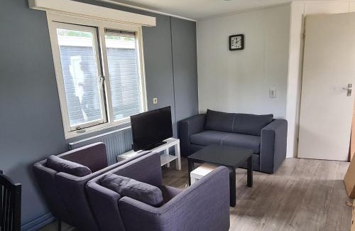 Hensbroek Ski Chalet | Charming Chalet Retreat with 3 Bedrooms Near Alkmaar