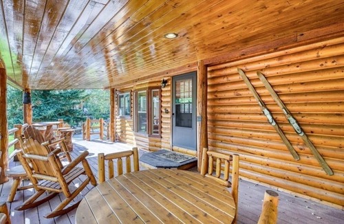 Breckenridge Ski Chalet | Cozy Chalet on Swan River minutes to Breckenridge