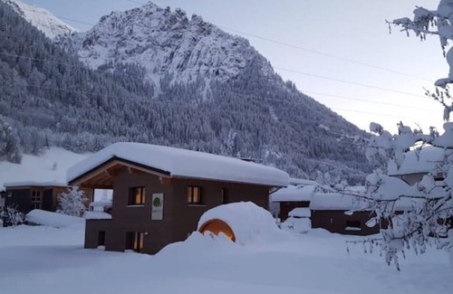 Kloesterle am Arlberg Ski Chalet | Inviting Chalet Wood on Arlberg: Spa and Family Amenities