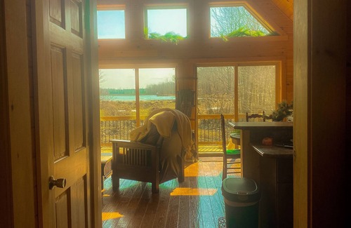 Richland Ski Chalet | Inviting Chalet Retreat with Lake Views and Pool Access