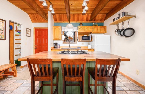 Alyeska Ski Chalet | Inviting Chalet with Private Hot Tub & Slope Access - Pets Welcome