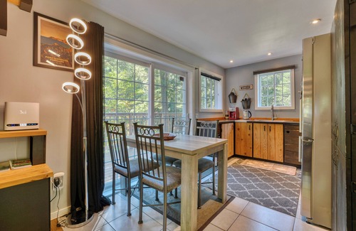 Chertsey House | Tranquil Chalet with River Access, Sauna & Pet-Friendly Stay