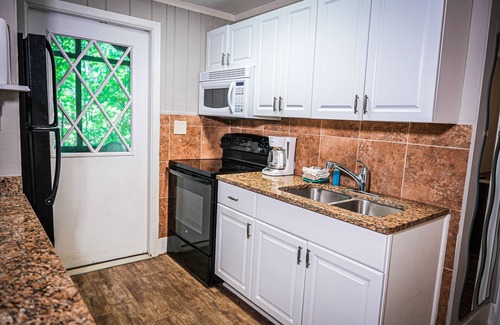 Pine Mountain Ski Chalet | Inviting Chalet with Porch near Wild Animal Safari