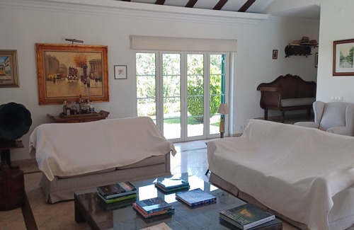 Quinta Do Conde House | Inviting House with Pool Near Lisbon and the Beach
