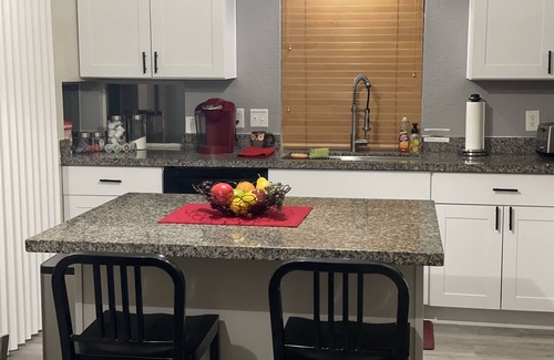 Ahwatukee Foothills House | Chic Lake View Home with Spa & Child-Friendly Amenities