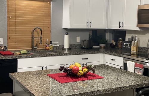 Ahwatukee Foothills House | Chic Lake View Home with Spa & Child-Friendly Amenities