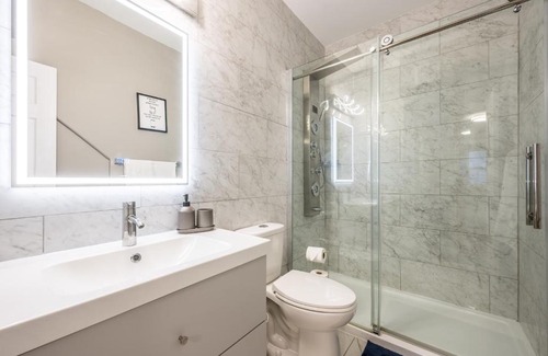 Bedford Apartment | Pet-Friendly Oasis: Cozy 3 Bedroom Retreat Awaits You