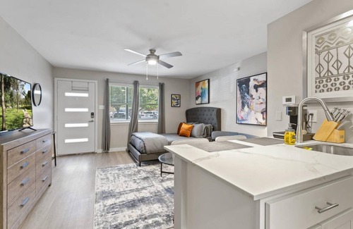 Allandale Apartment | Chic Studio Retreat Minutes from Downtown & Domain