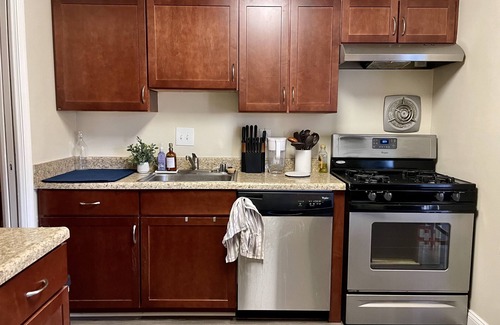 West End Apartment | Inviting Central Apartment Near DC with Spa & Hot Tub