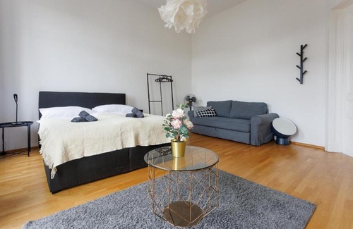 Wahring Apartment | Cozy City Center Apartment
