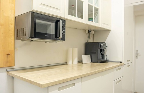 Matzleinsdorf Apartment | Comforting City Center Retreat with Family-Friendly Amenities