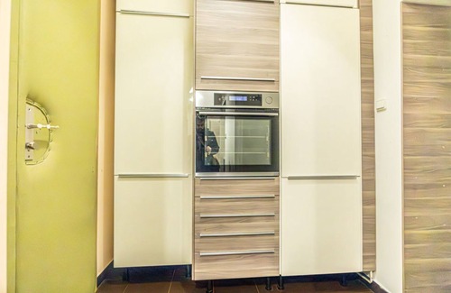 Matzleinsdorf Apartment | Comforting City Center Retreat with Family-Friendly Amenities