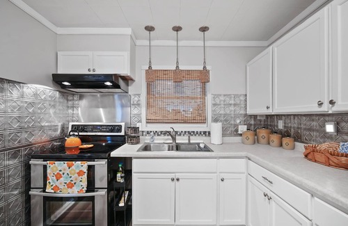 Jackson House | Pet-Friendly City Retreat with Perfect Guest Rating