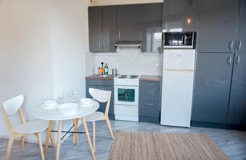 Keskinen District Apartment | Charming City Studio Near Tram and Bus Stops for Families