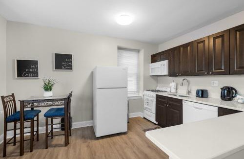 Spruce Hill Apartment | Inviting Retreat with City Views - Pet & Child Friendly