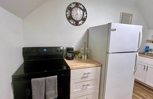 St. Charles Apartment | Cozy Clark Suite in Frenchtown Saint Charles