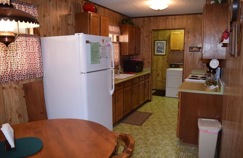 Strawberry House | Comfortable House in the Pines with Breakfast Included