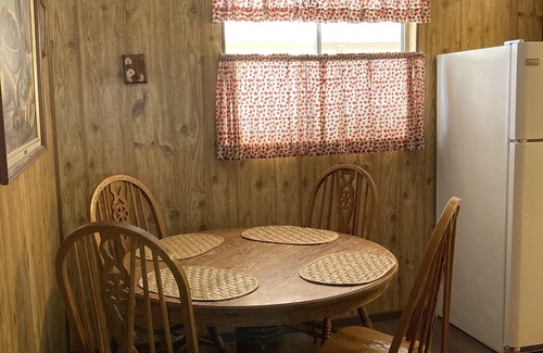 Strawberry House | Comfortable House in the Pines with Breakfast Included