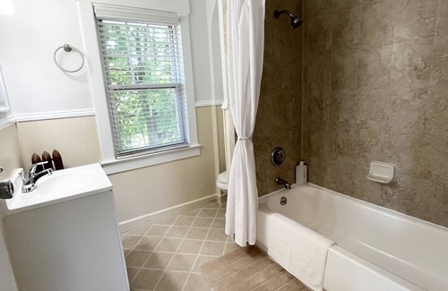 Bogota Apartment | Convenient Clean Apartment Near NYC with Ocean View