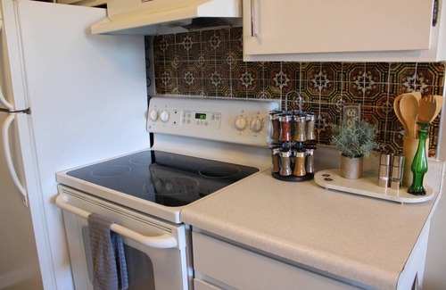 Lima Condo | Budget-Friendly Condo with Pool & Breakfast Near Downtown